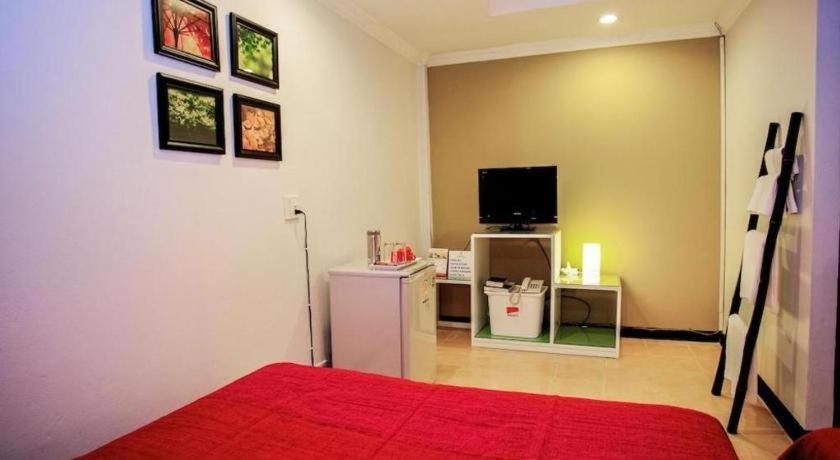 House Hotel