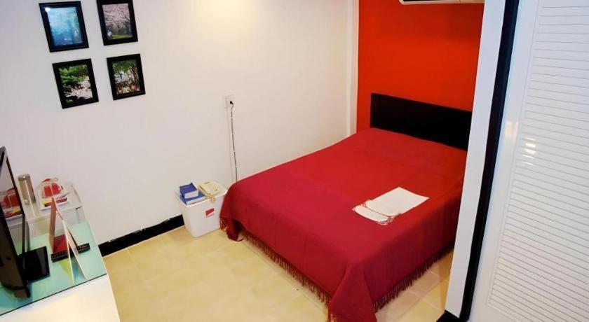 House Hotel